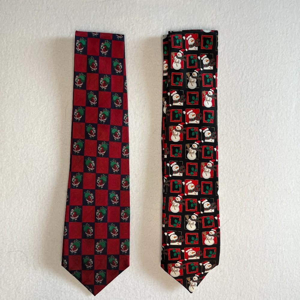 🎄Christmas In July🎄 2 Christmas Ties:  Smithsonian & Festive Occasions